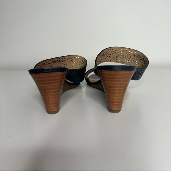 Talbots Wedge Heel Black Leather Sandals w/ Perforation in Leather Sz 8M EUC - Picture 3 of 7